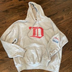 Detroit Red Wings 2009 Winter Classic Hoodie Mens XL. NHL licensed.